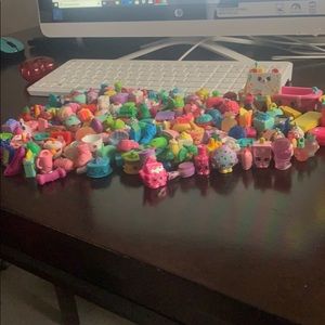 195 Season 1-7 shopkins/ charms/ petkins